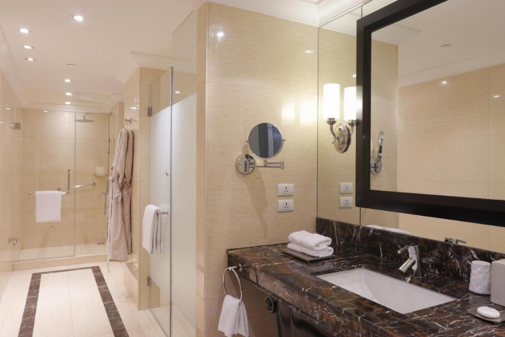 Raffles Makati Hotel Image 21